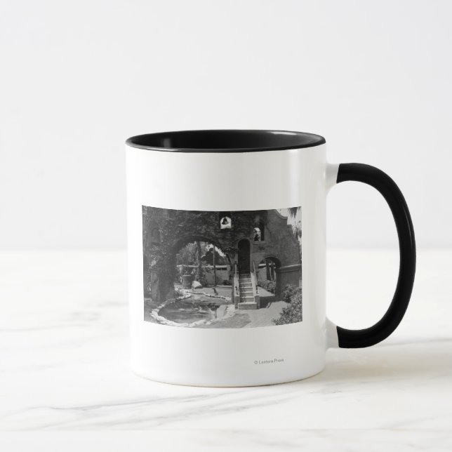 Tasse Mission Inn Courtyard of Riverside, CA Photograph (Droite)