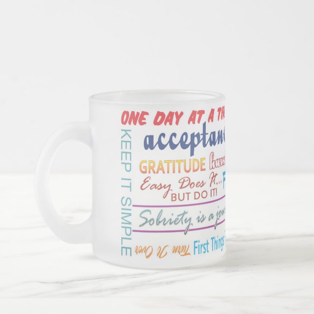 Tasse mit 12 Schritt-Erholungs-Slogans (Links)