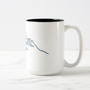 Tasse mit blauem Berg