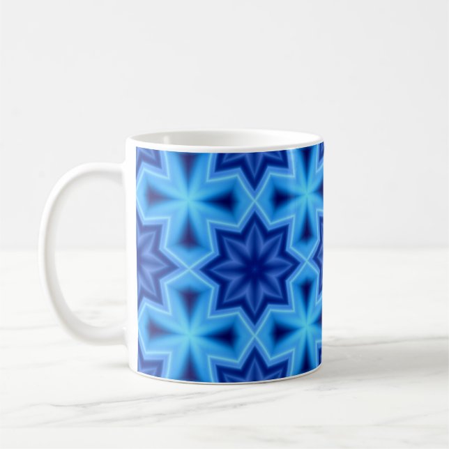 Tasse mit blauem Muster (Links)