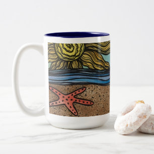 Tasse mit "Crab on the Beach" von Artist Pat House