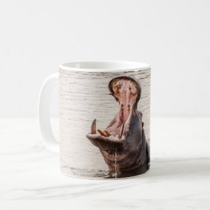 Tasse mit dem Porträt des Flusspferds gähnend