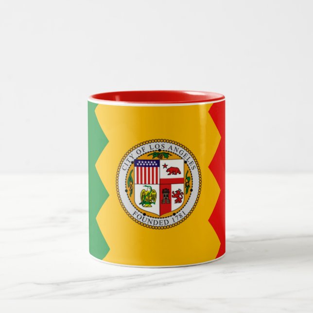 Tasse mit der Fahne von Los Angeles Kalifornien (Mittel)