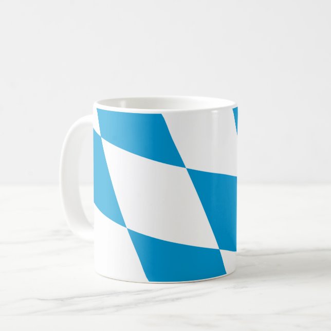 Tasse mit der Flagge Bayerns, Deutschland (Vorderseite Links)