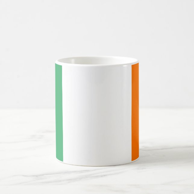 Tasse mit der Flagge Irlands (Mittel)