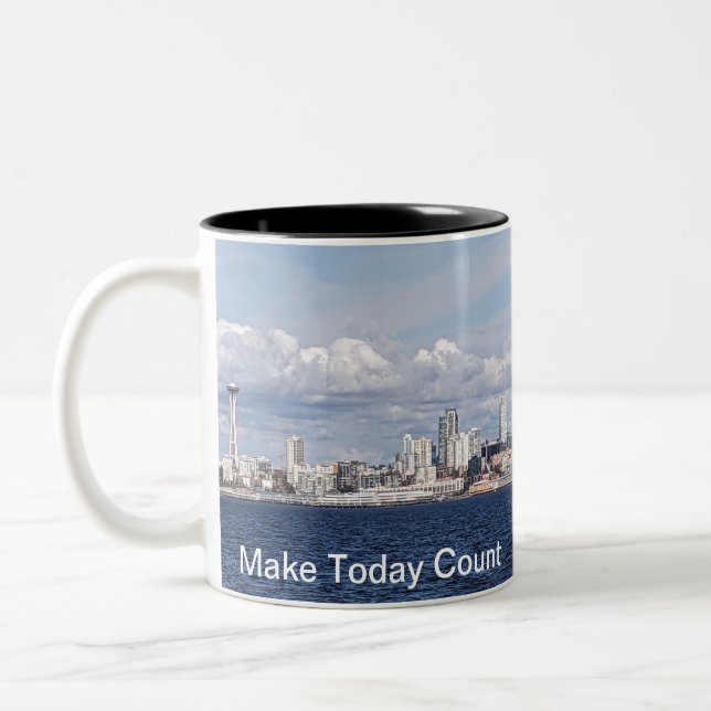 Tasse mit der Skyline von Seattle und heute zählen (Links)