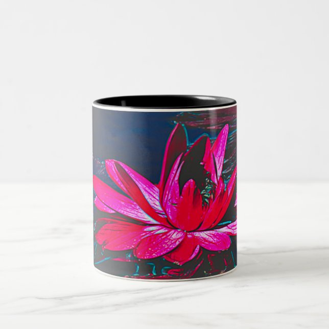 Tasse mit Hot-Pink-Wasserlilie (Mittel)