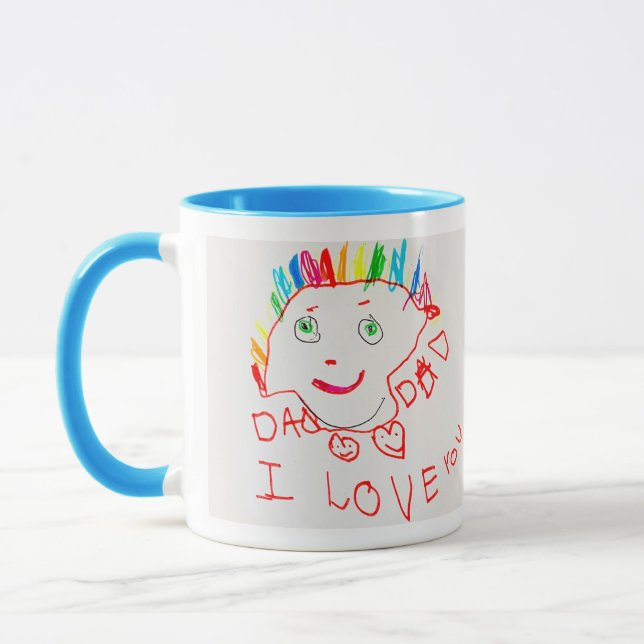 Tasse mit Kinderkunst (Links)