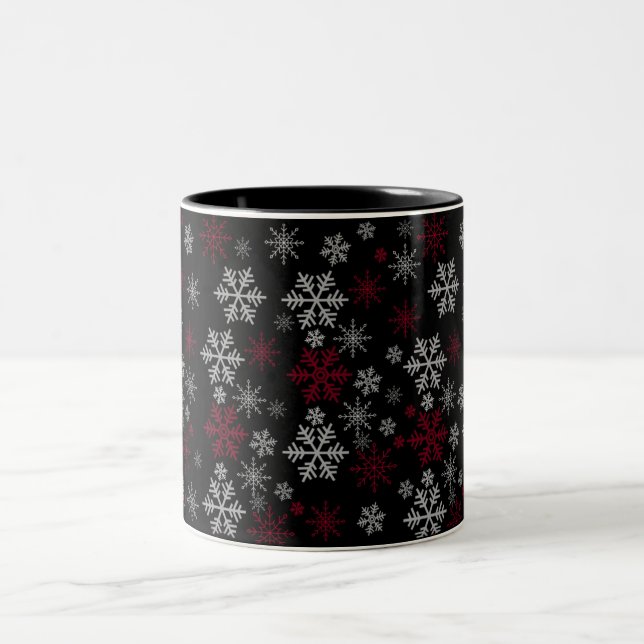 Tasse mit Schneeflocken in Schwarz (Mittel)
