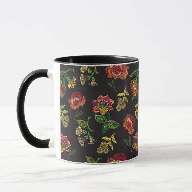 Tasse mit Stickerei - Blume auf schwarzem Hintergr (Links)