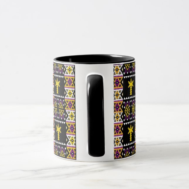 Tasse mit Stickerei dekoriert (Griff)