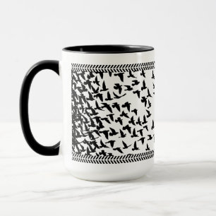 Tasse mit Vögeln in Schwarzweiß, klassischer Stil