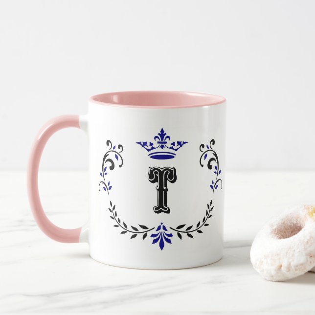 Tasse Monogramme de couronne 'T' (Avec donut)