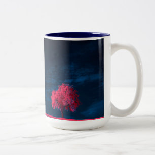 "Tasse 'Moody Blue Sky Pink Cherry Blossom Tree Mu Zweifarbige Tasse