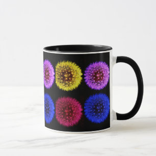 Tasse multicolore de pissenlits