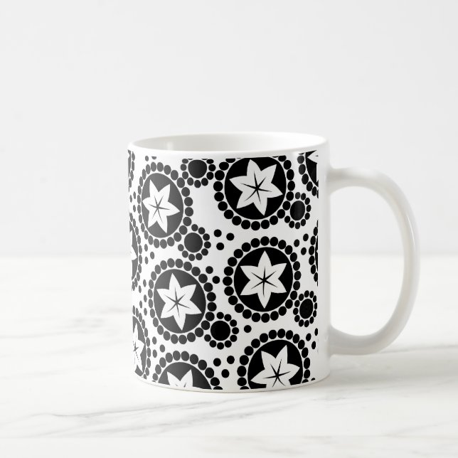 Tasse niedlicher Schwarz-weißer Blume (Rechts)