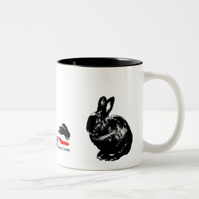 Tasse noire de lapins de BunnyLuv (Droit)
