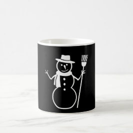 Tasse noire et blanche de balai de casquette