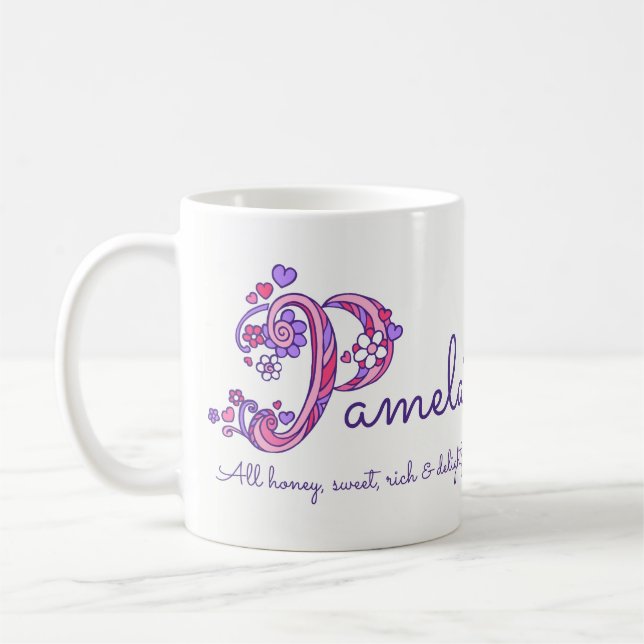 Tasse nommée de monogramme de la fleur P de coeur (Gauche)