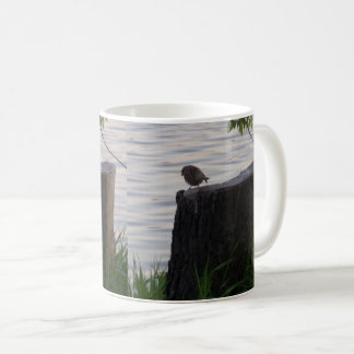 Tasse Oiseau sur une Souche