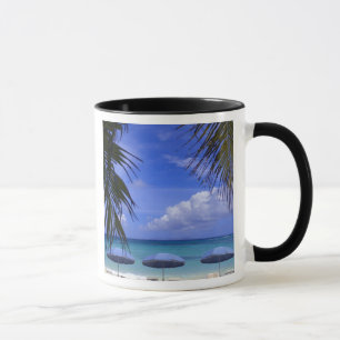 Tasse parasols sur la plage, St-Maarten, Caraïbes