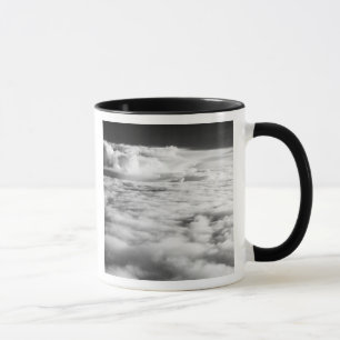 Tasse Paysage nuageux inquiétant au lever du soleil. 2