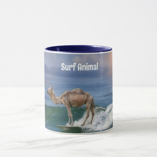 Tasse personnalisée amusante avec chameau surfant  (Centre)