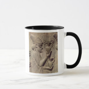 Tasse Phénicien portant deux offrant, soulagement de