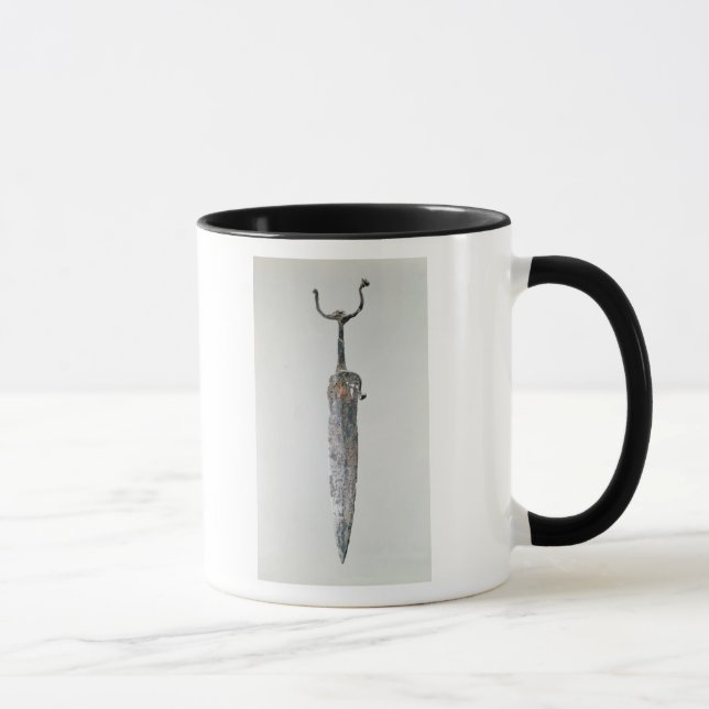 Tasse Poignard, culture de Halstatt, c.750-450 AVANT (Droite)