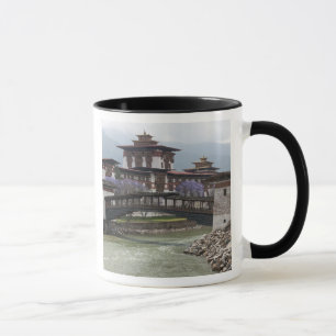 Tasse Pont en porte-à-faux près du palais Punakha Dzong