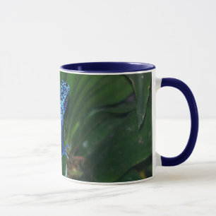 Tasse Portrait bleu de grenouille de flèche de poison