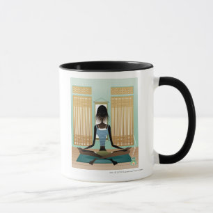 Tasse Portrait de jeune femme faisant le yoga