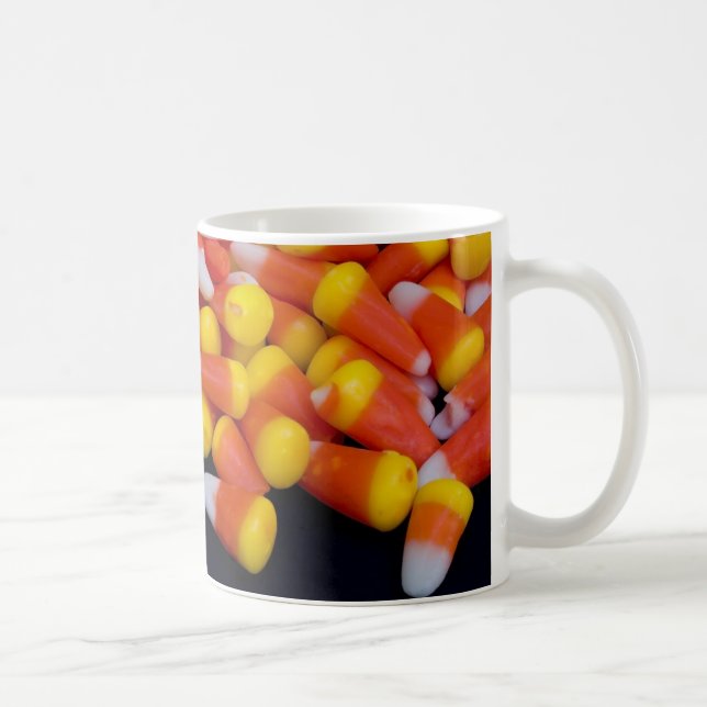 Tasse renversée de bonbons au maïs (Droite)