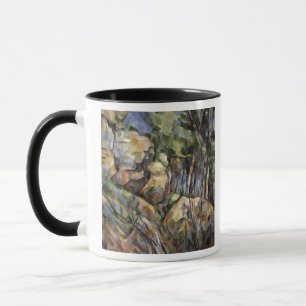 Tasse Roches près des cavernes au-dessous du château