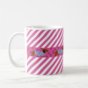 Tasse rose de teckel de rayure