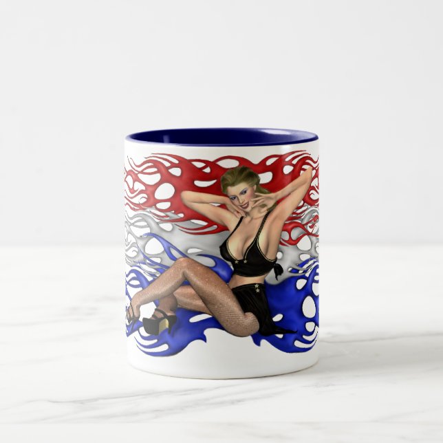 Tasse rouge, blanche et bleue de Pin- de gloire (Centre)