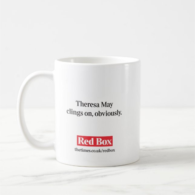 Tasse rouge de boîte - Theresa mai s'accroche (Gauche)