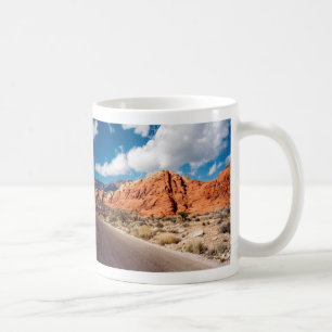 Tasse rouge de canyon de roche