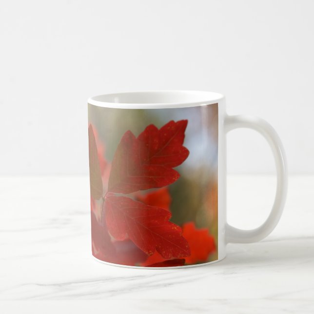 Tasse rouge de feuille d'automne (Droite)