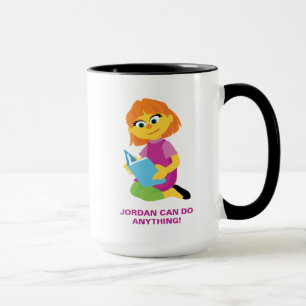 Tasse Rue Sésame   Julia lit un livre