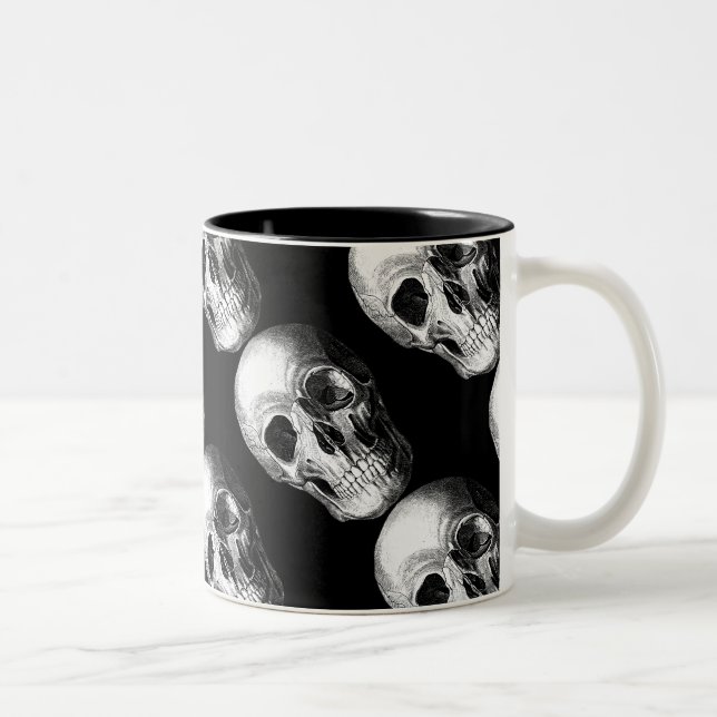 Tasse Schwarz des Gewindelmusters (Rechts)