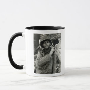Tasse Soldat américain 2ème guerre mondiale dans la forê