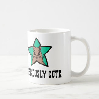 Tasse soupçonneusement mignonne