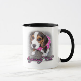 Tasse soupçonneusement mignonne de beagle