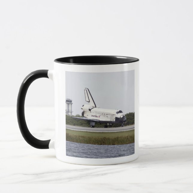 Tasse Space Shuttle Discovery sur la piste (Gauche)