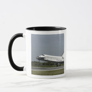 Tasse Space Shuttle Endeavour touche down