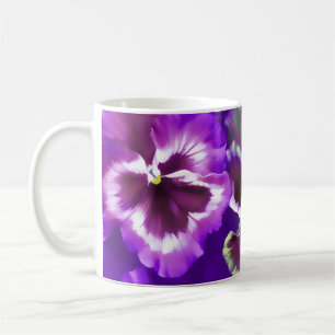 Tasse stylisée pourpre d'art de fleur de pensées
