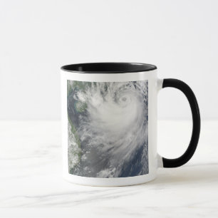 Tasse Tempête tropicale Koppu s'approchant du