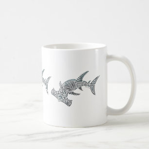 Tasse tribale d'enveloppe de requin de