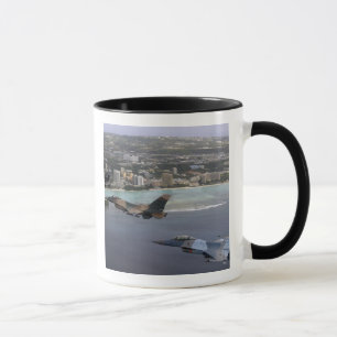 Tasse Trois Faucons F-16 volent en formation